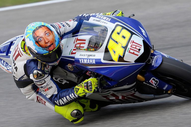 El Casco de Valentino Rossi con su Cara: Un Icono del Motociclismo