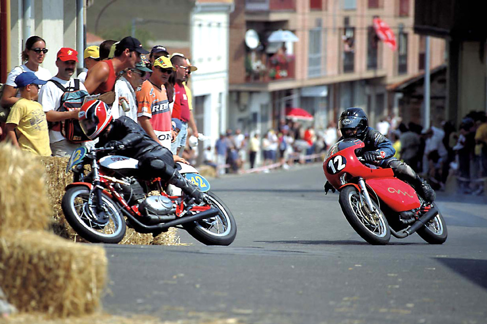 Carreras motos en La Bañeza
