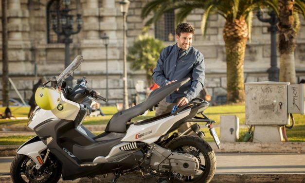 Cómo conducir en moto en verano sin pasar calor
