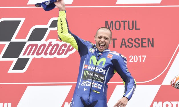 Rossi vuelve a colocar el mundial al rojo vivo