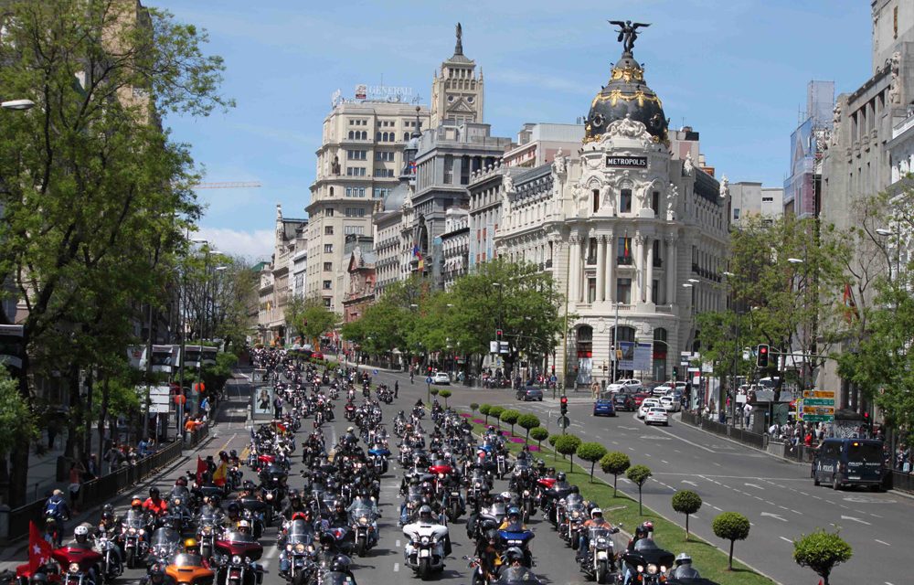 1.500 Harley Davidson por el centro de Madrid