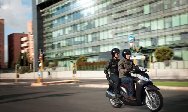 Barcelona podría tener un carril moto de acceso a la ciudad