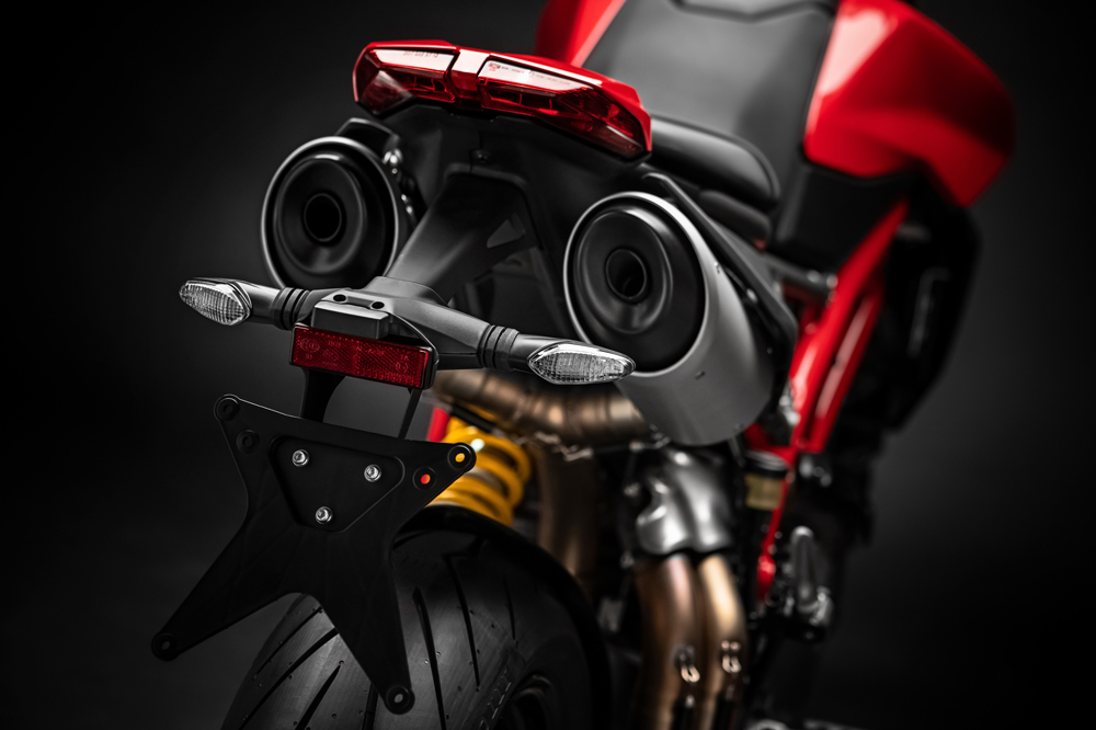 Escapes de la Ducati Hypermotard 2019