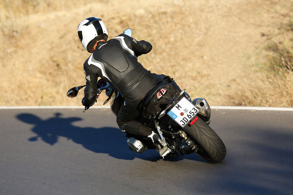 Recuerda tener un seguro de asistencia para tu moto si regresas por carretera a España