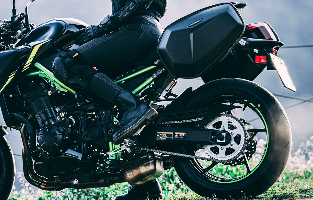 SHAD lanza sus primeras alforjas Hardshell para motos deportivas y naked