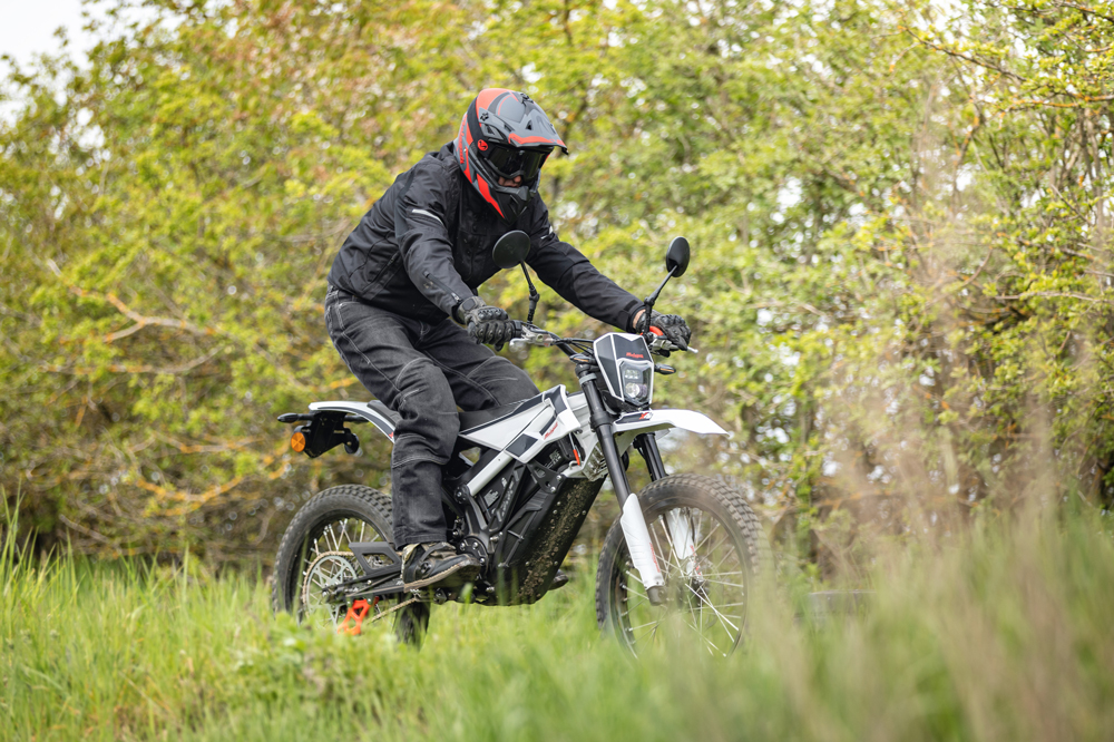 En un uso normal tendrás algo menos de dos horas de autonomía.